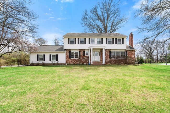 property at 10 Monroe Ct
