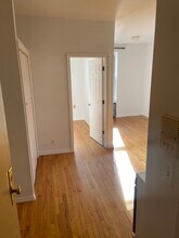 16 Conselyea St, Unit 3 in Brooklyn, NY - Foto de edificio - Building Photo