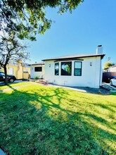 1847 Stearns Dr, Unit Main House in Los Angeles, CA - Building Photo - Building Photo