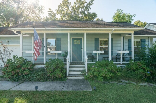 553 Beechcraft St in Charleston, SC - Building Photo - Building Photo