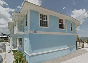 3281 NE Indian River Dr, Unit Apt B in Jensen Beach, FL - Building Photo