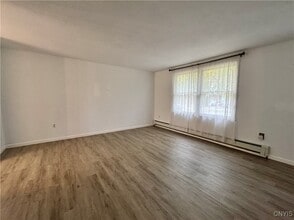 3671 Gaskin Rd in Baldwinsville, NY - Building Photo - Building Photo