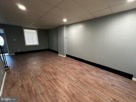 5004 Tulip St in Philadelphia, PA - Building Photo