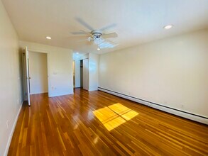 50 Green St, Unit 209 in Brookline, MA - Building Photo - Building Photo