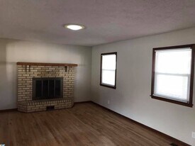 4301 SW 30th St in Topeka, KS - Building Photo