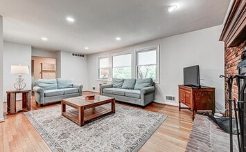 206 Dunbeath Ct in Timonium, MD - Building Photo - Building Photo