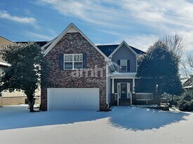 1824 Baslia Ln in Spring Hill, TN - Building Photo