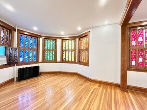 69 Quint Ave in Boston, MA - Foto de edificio - Building Photo