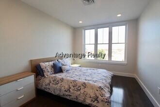 436 McGrath Hwy, Unit 414 in Somerville, MA - Building Photo - Building Photo