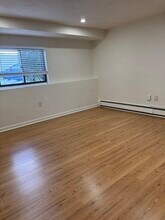 146 Willow St in Waltham, MA - Building Photo - Building Photo
