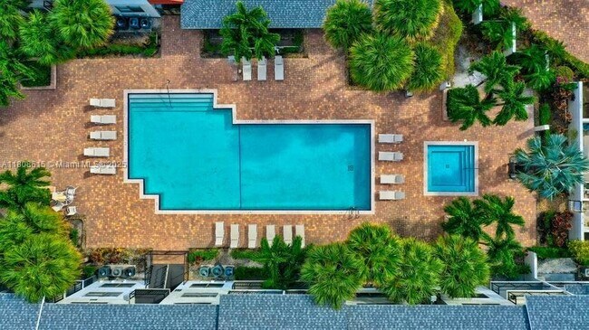 734 Executive Center Dr in West Palm Beach, FL - Building Photo - Building Photo