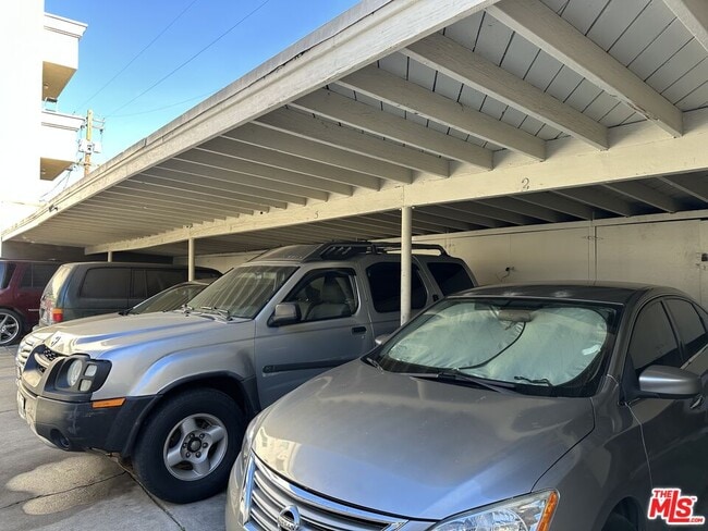 342 1/2 S Serrano Ave in Los Angeles, CA - Building Photo - Building Photo