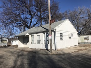 Cottonwood Estates in Junction City, KS - Building Photo - Building Photo