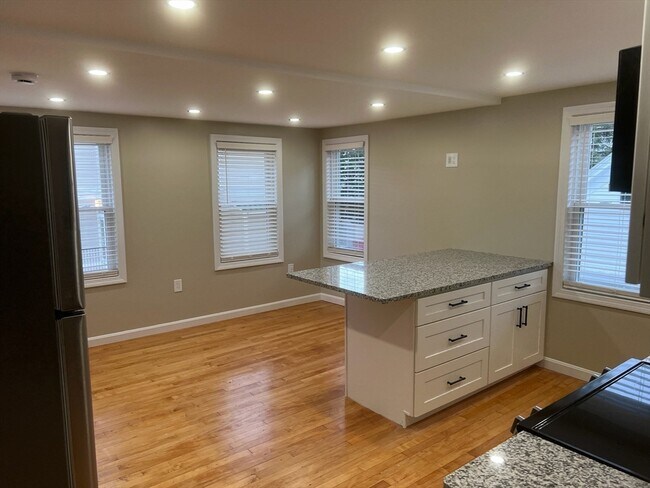 38-40-40 Guild St in Norwood, MA - Building Photo - Building Photo