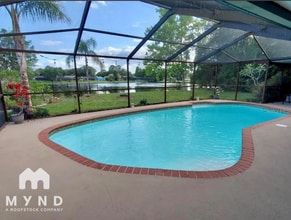 1207 Callista Ave in Valrico, FL - Building Photo - Building Photo
