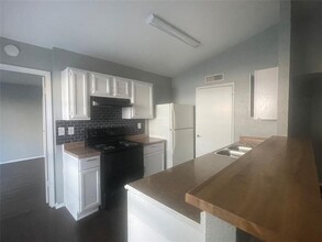 2434 Limestone Dr in Arlington, TX - Building Photo - Building Photo