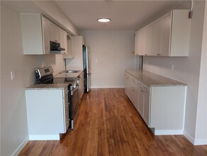 420 Woodward Rd in North Providence, RI - Building Photo - Building Photo