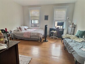 7 Naples Rd, Unit 5 in Brookline, MA - Foto de edificio - Building Photo