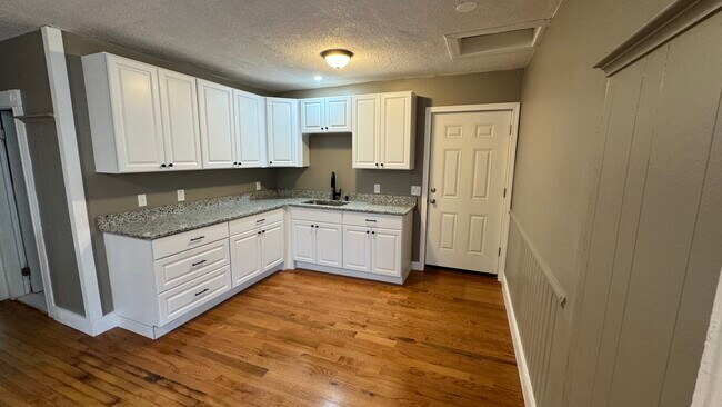 106 Tell St, Unit Apt 3 in Providence, RI - Building Photo - Building Photo