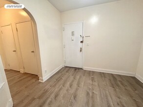 424 E 83rd St in New York, NY - Building Photo - Building Photo