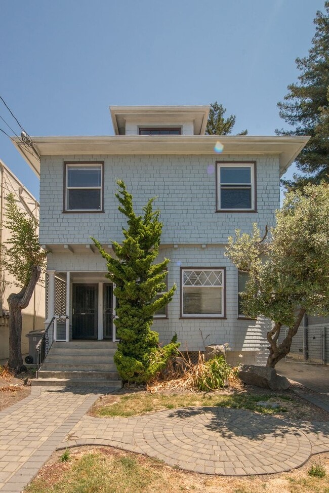 property at 1425 Walnut St