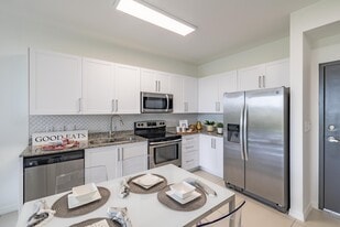 Solena West Miami in West Miami, FL - Building Photo