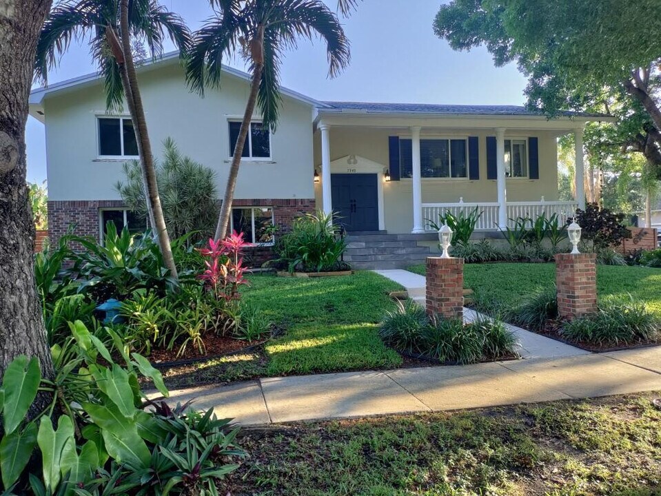 7945 SW 199th Terrace in Cutler Bay, FL - Building Photo