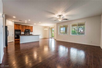 9306 Goldenbush Ct in Las Vegas, NV - Building Photo - Building Photo