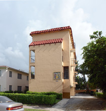 211 Sidonia Ave in Coral Gables, FL - Building Photo - Building Photo