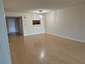 3151 S Palm Aire Dr in Pompano Beach, FL - Foto de edificio - Building Photo