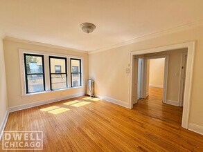 2331 N Spaulding Ave, Unit 2 in Chicago, IL - Building Photo - Building Photo