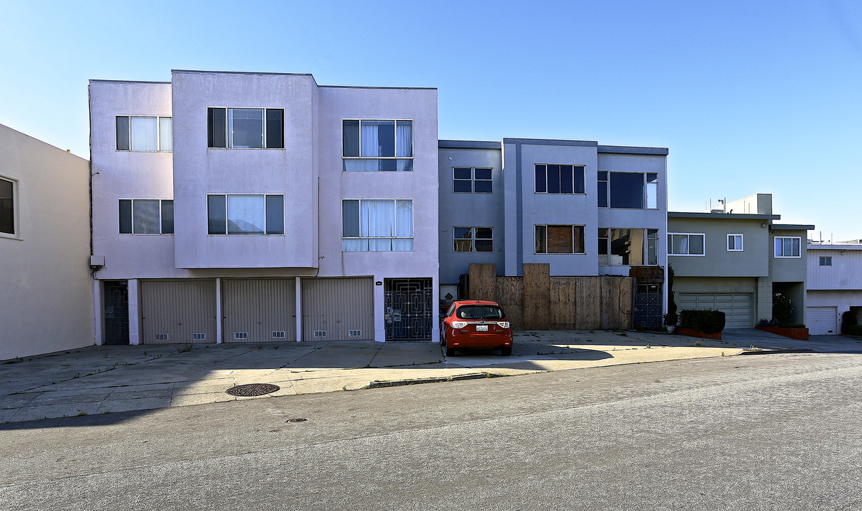 156 Terra Vista Ave in San Francisco, CA - Building Photo