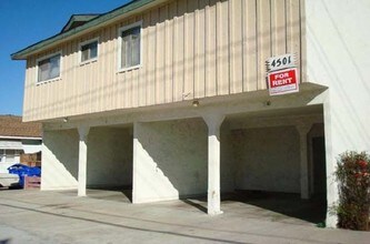 4501 54th St in San Diego, CA - Foto de edificio - Building Photo