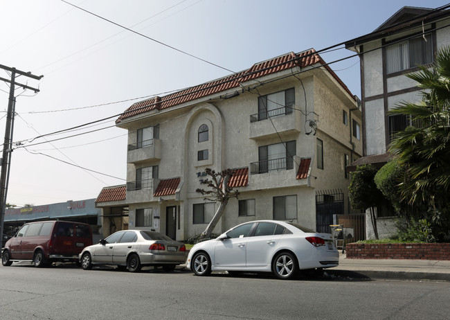 Villa Voiu in Hawthorne, CA - Building Photo - Building Photo