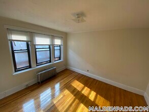 349 Pleasant St in Malden, MA - Building Photo - Building Photo