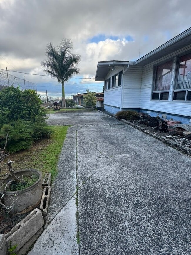 3564 Loulu St in Honolulu, HI - Building Photo - Building Photo