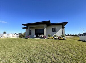 3544 NW 41st Pl in Cape Coral, FL - Building Photo - Building Photo