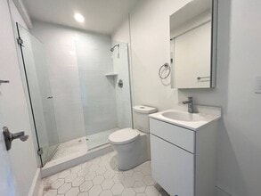 1218 Massachusetts Ave, Unit 318 in Cambridge, MA - Building Photo - Building Photo