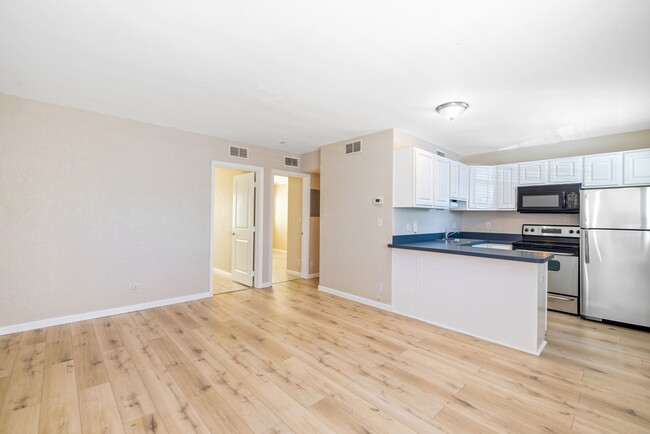 2660 NE 8th Ave, Unit 115 in Wilton Manors, FL - Building Photo - Building Photo