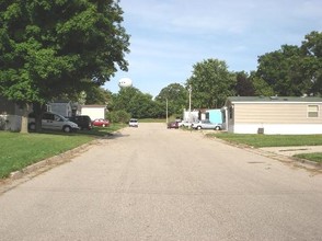 Sunset Terrace in Darlington, WI - Building Photo - Building Photo