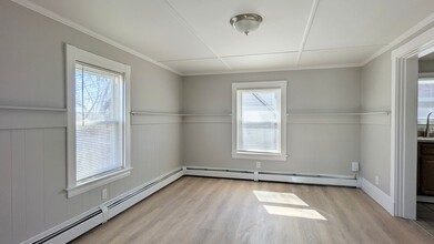 2 Silver Pl in Waterville, ME - Building Photo - Building Photo