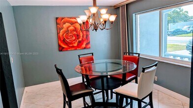 5710 NW 13th Ct in Lauderhill, FL - Foto de edificio - Building Photo