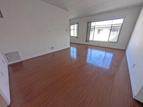 1263 Hayworth Ave, Unit 6 in West Hollywood, CA - Foto de edificio - Building Photo