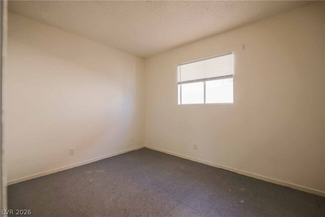 property at 1404 E Mesquite Ave