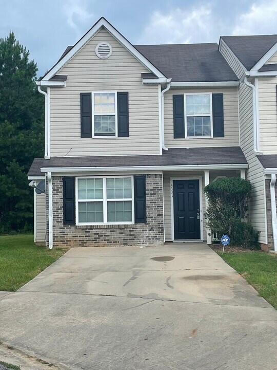 5331 Creekview Way in Morrow, GA - Building Photo