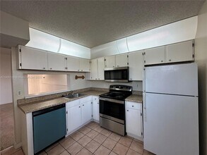 1533 S Liberty Ave, Unit 1533I in Homestead, FL - Building Photo - Building Photo