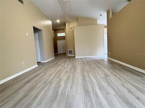 27618 Sky Lake Cir in Wesley Chapel, FL - Building Photo - Building Photo