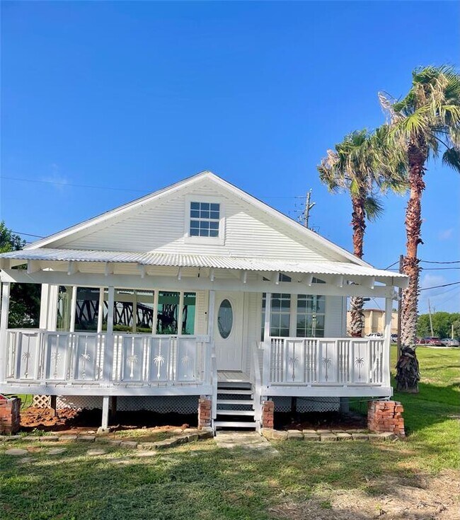717 W Brazos St in Freeport, TX - Building Photo - Building Photo