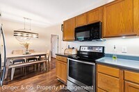 127 Crookham Ct photo'