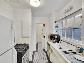 4266 Troost Ave in Studio City, CA - Foto de edificio - Building Photo